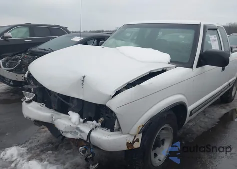 2001 Chevrolet S-10 Ls from USA, damaged, VIN 1GCCS195818164305